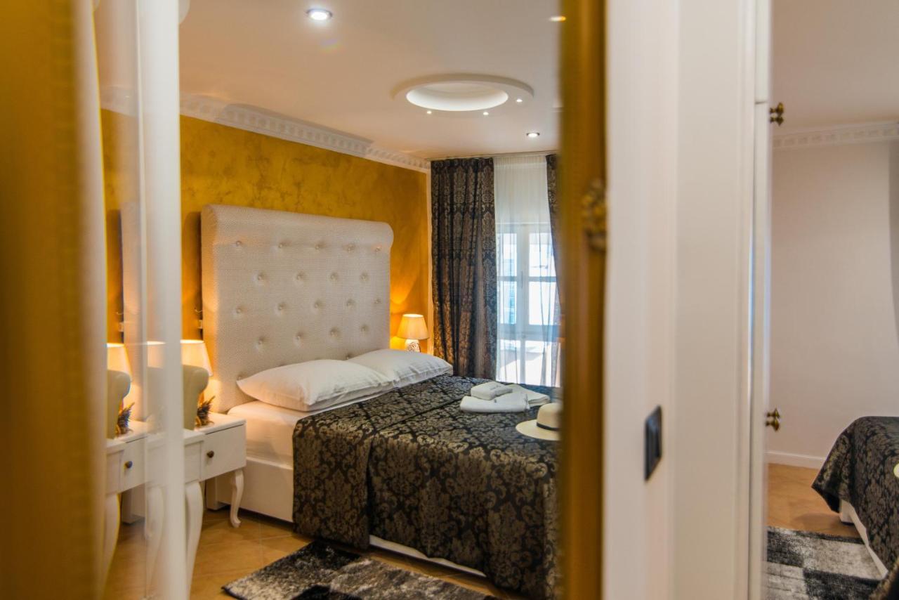 Bella Natka Bed And Breakfast Ровин Екстериор снимка