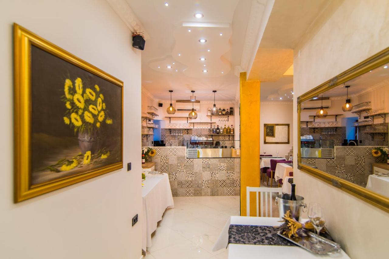 Bella Natka Bed And Breakfast Ровин Екстериор снимка