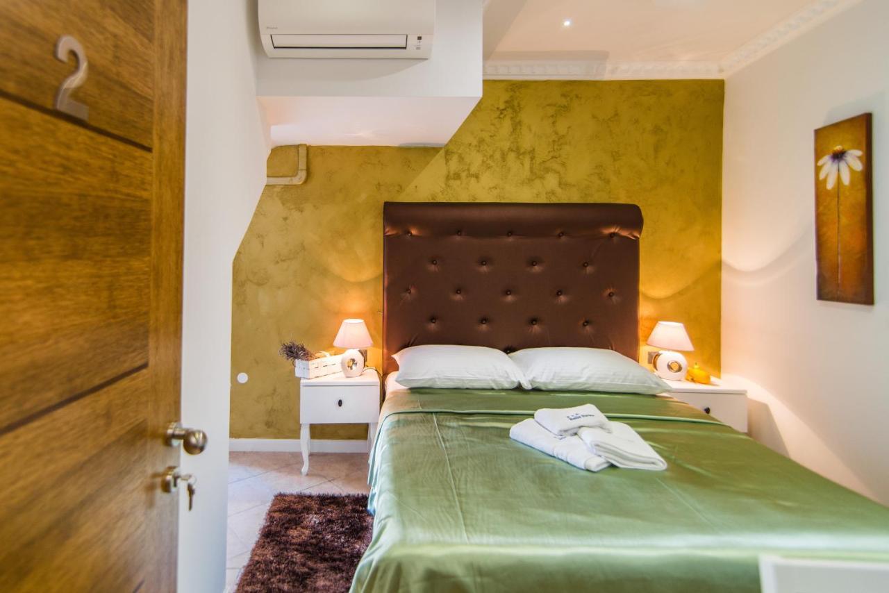 Bella Natka Bed And Breakfast Ровин Екстериор снимка