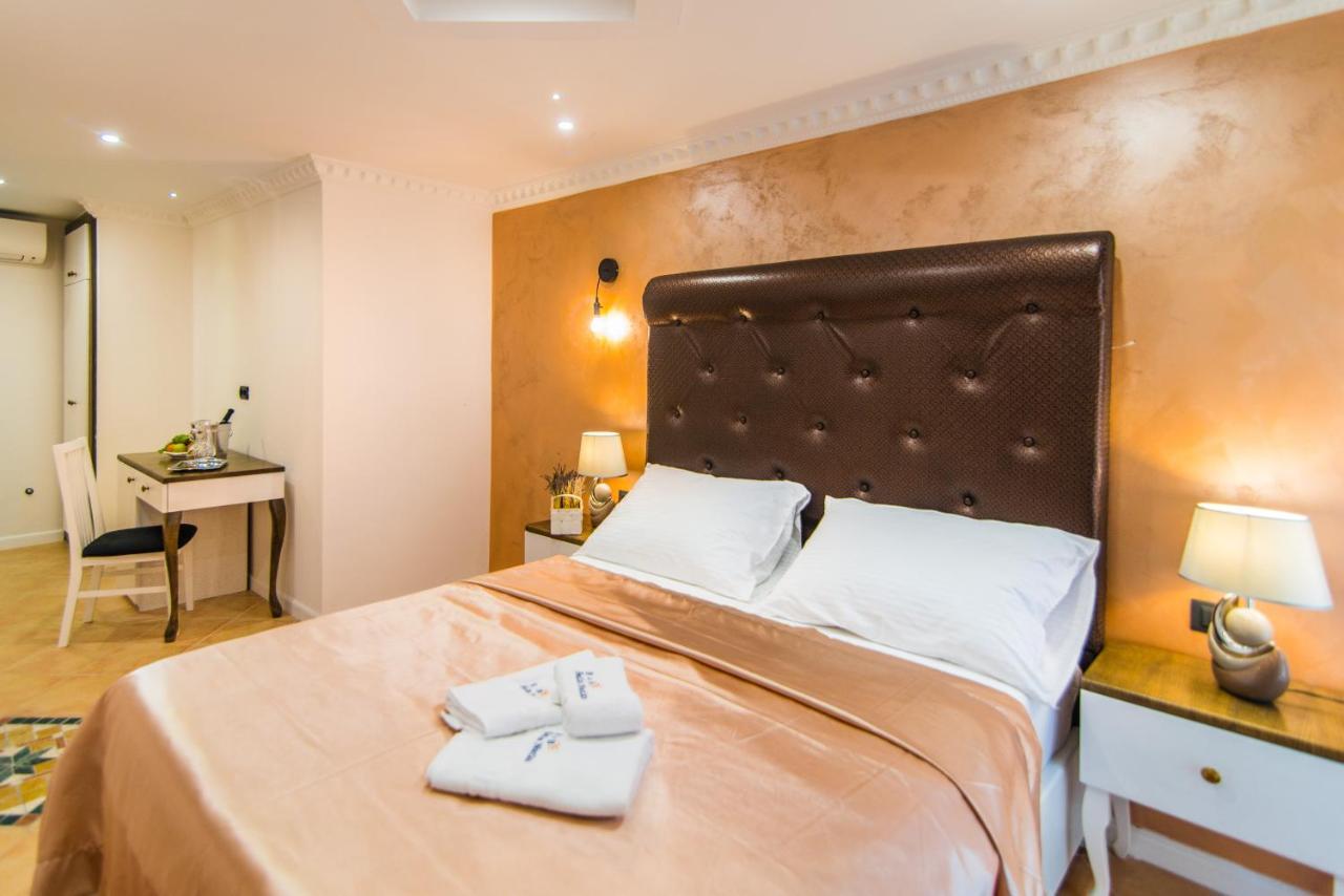 Bella Natka Bed And Breakfast Ровин Екстериор снимка