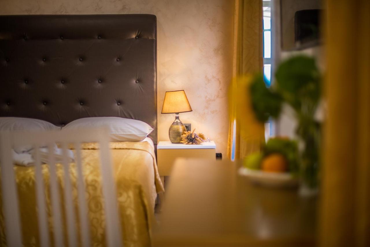 Bella Natka Bed And Breakfast Ровин Екстериор снимка