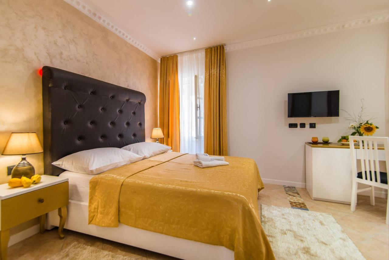 Bella Natka Bed And Breakfast Ровин Екстериор снимка