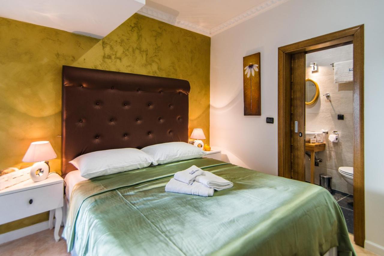 Bella Natka Bed And Breakfast Ровин Екстериор снимка