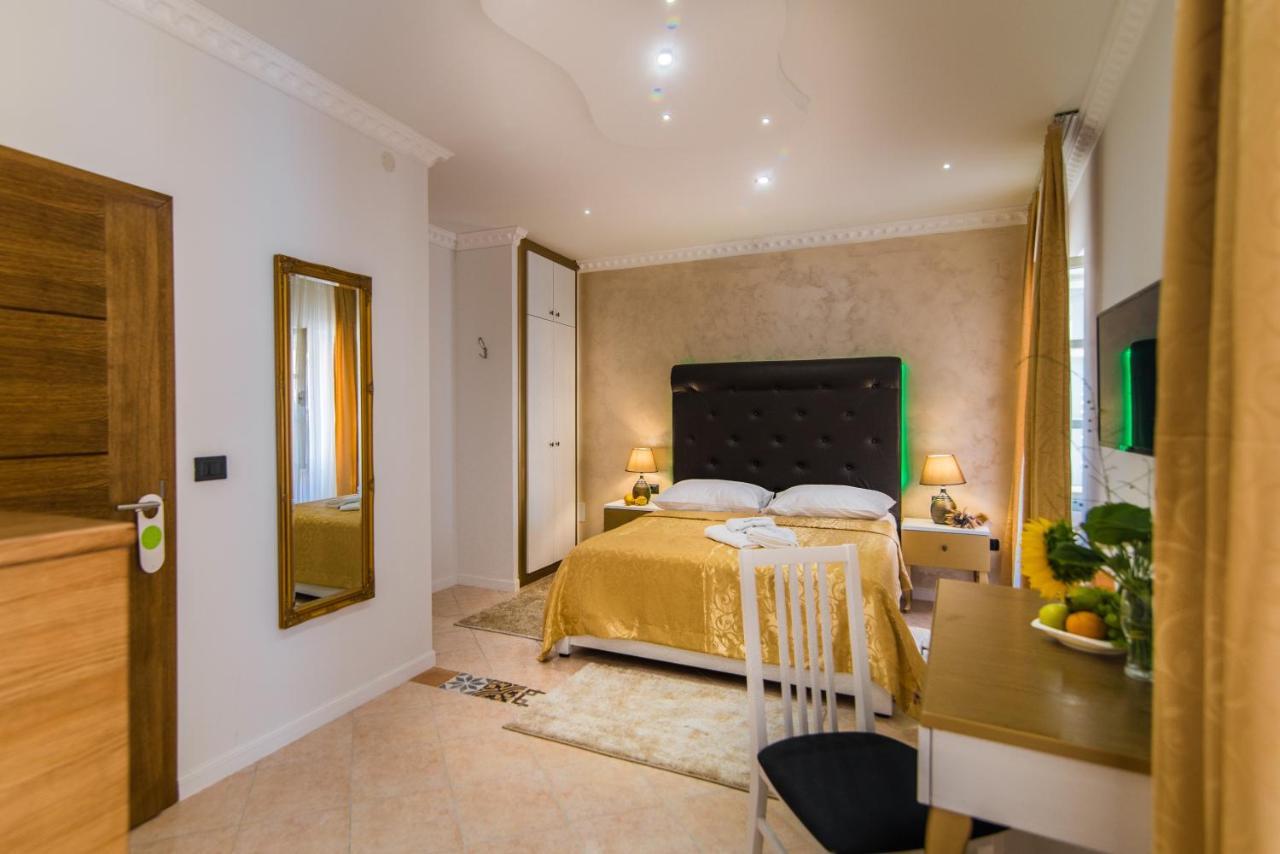 Bella Natka Bed And Breakfast Ровин Екстериор снимка